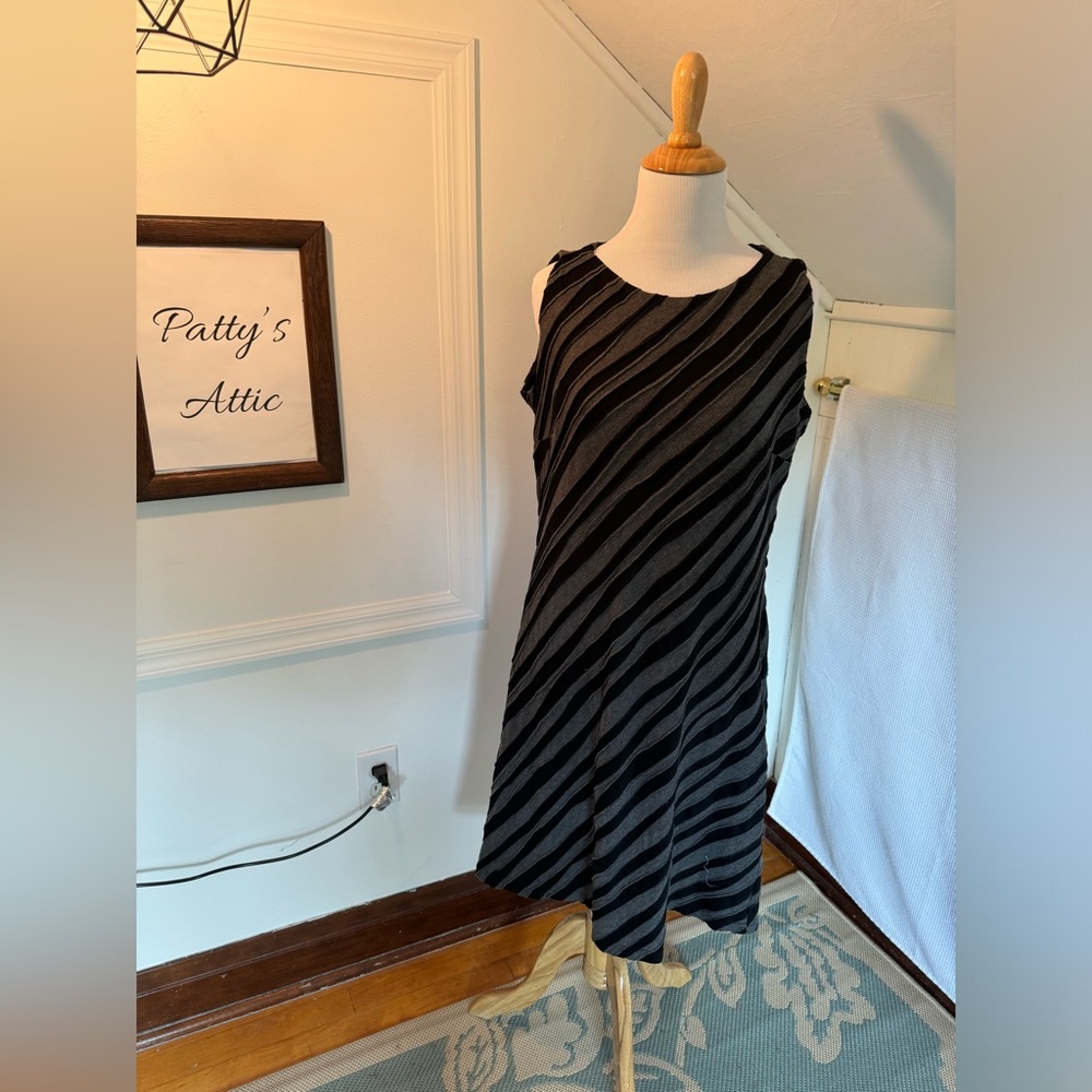 Fun striped dress - great for work or play!